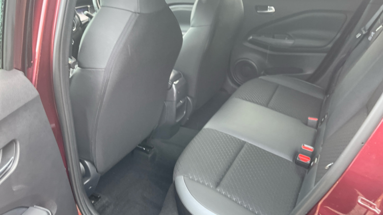 Nissan Juke 1.0 DiG-T 114 N-Connecta 5dr Petrol Hatchback